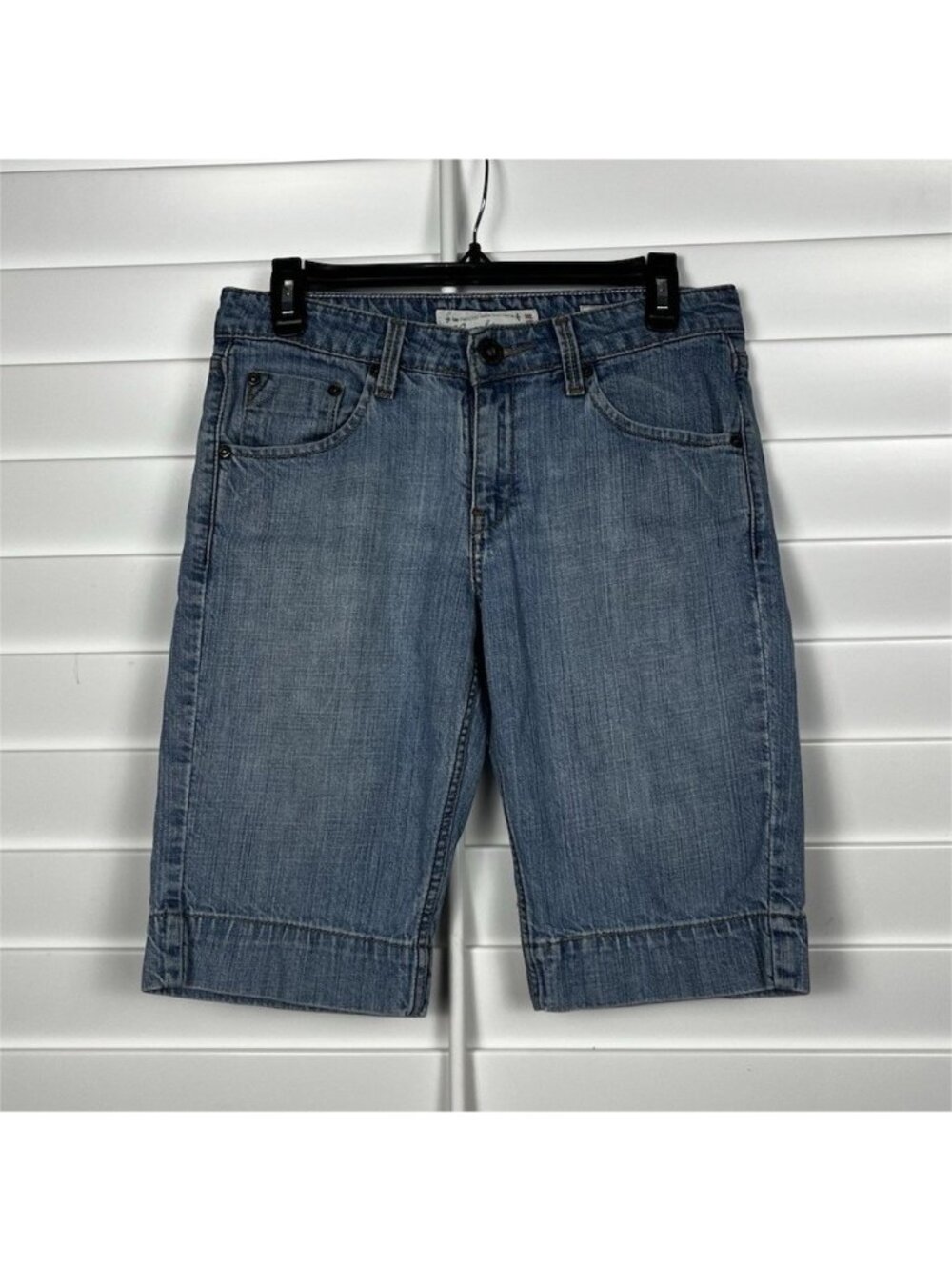 Levi Strauss Signature Low Rise Women’s Denim Bermuda Shorts Size 4 Y2k